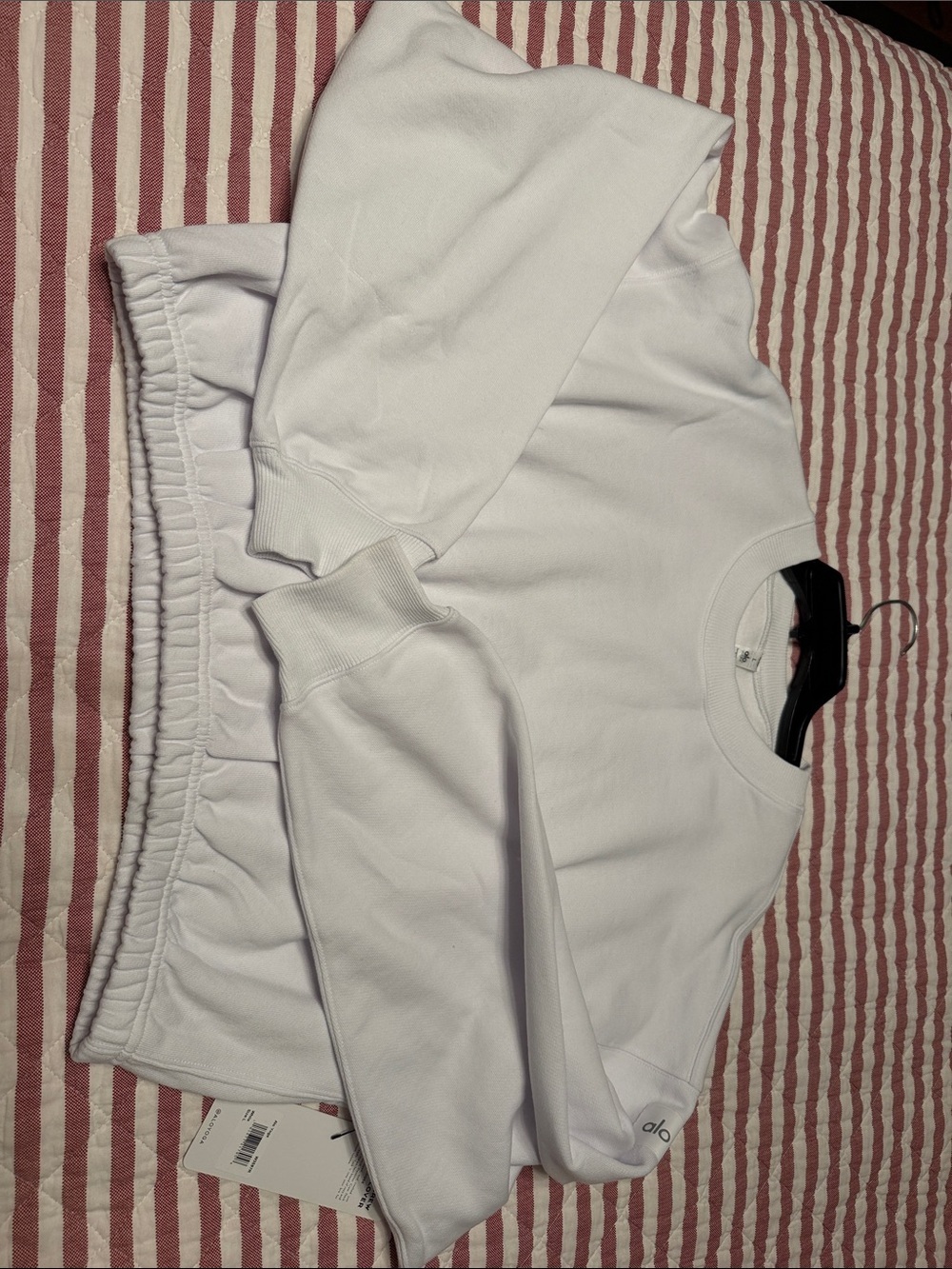BNWT alo yoga Devotion Crew Neck Pullover - Picture 4 of 6